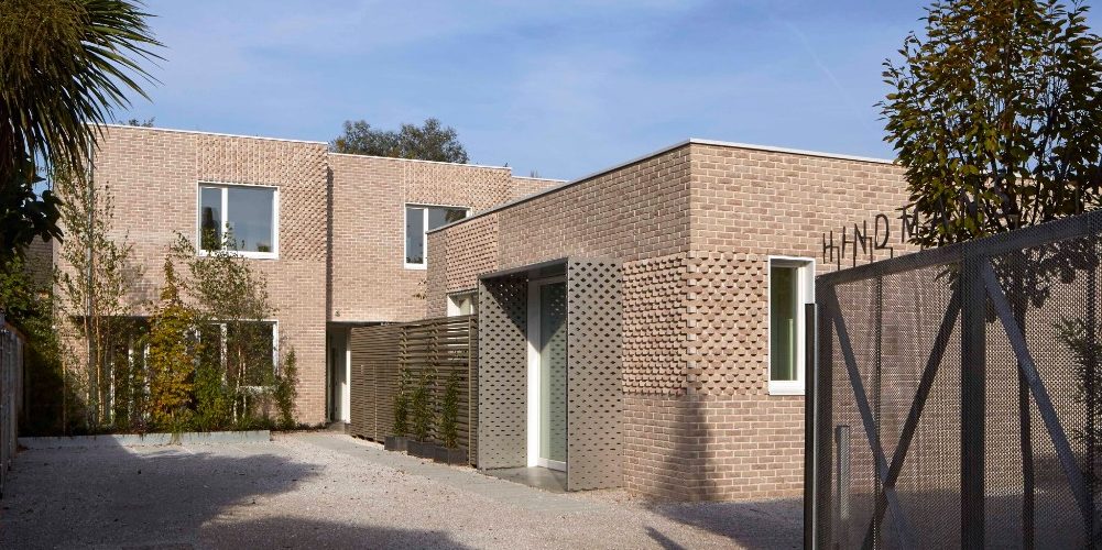 External view of modern house and driveway