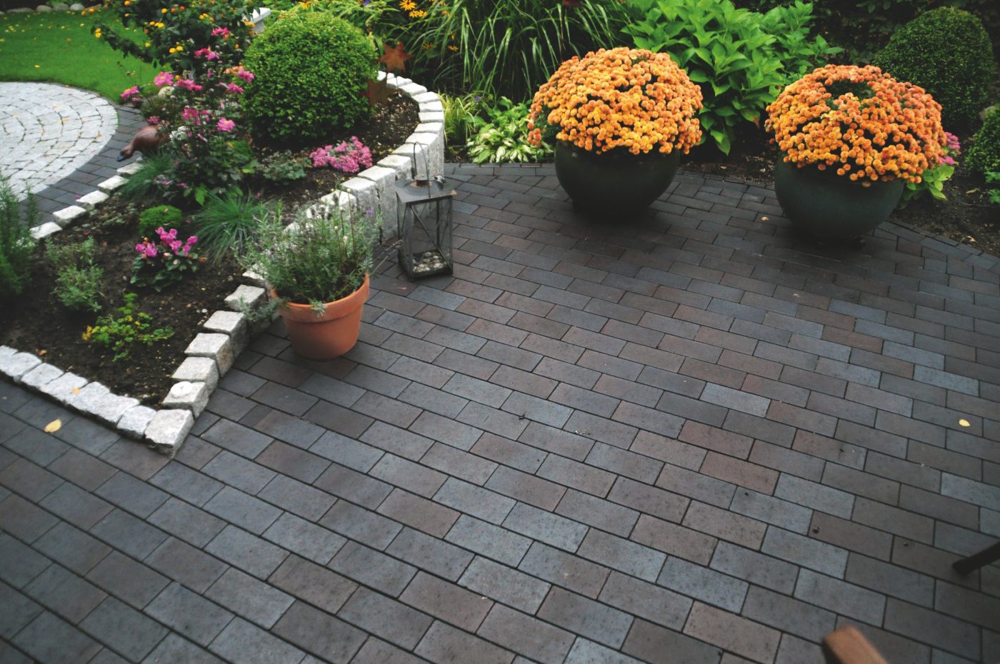Dark grey clay paver