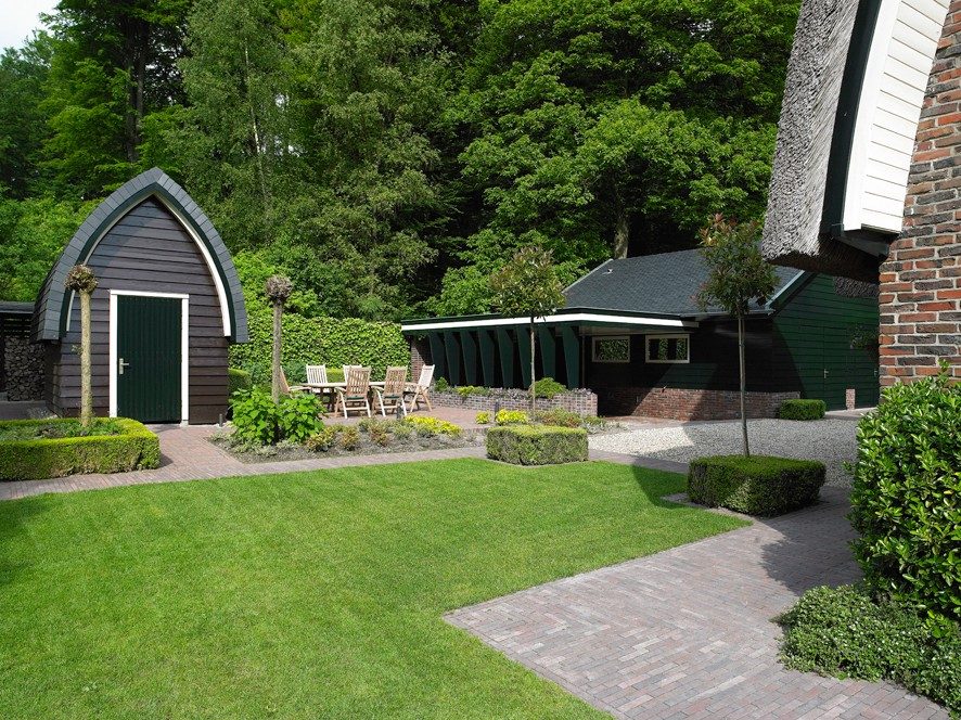 Renovation garden, Private garden, Rheden. Pavers: Ruston UWF