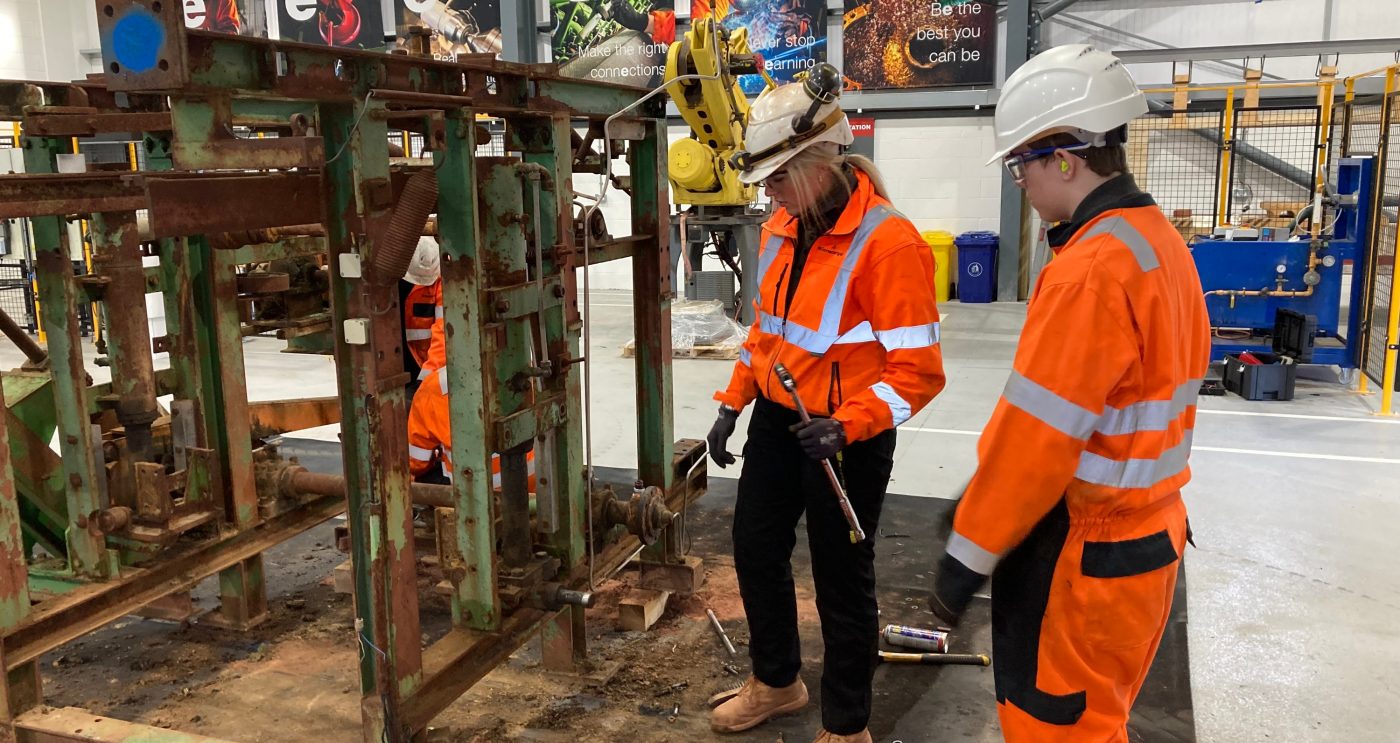 Tazmin operating press