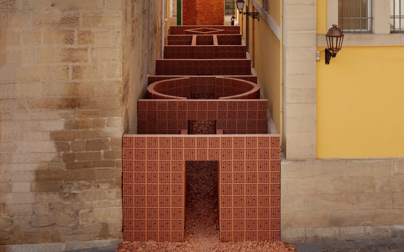 Types of Space installation art