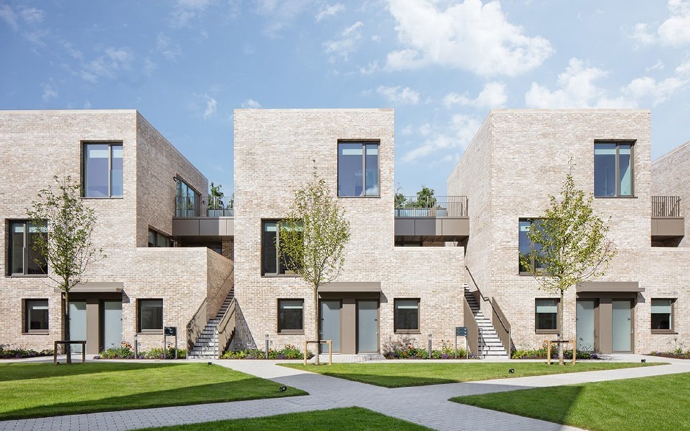 Modern detatched buff homes with beautiful green spaces