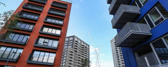 Glazuursteen Blauw Standaard, Rood Standaard and Wit Standaard SP WF | New Construction Apartments | London City Island | Architect: Glenn Howells Architects | Client: London City Island | Photographer: Michael Molloy