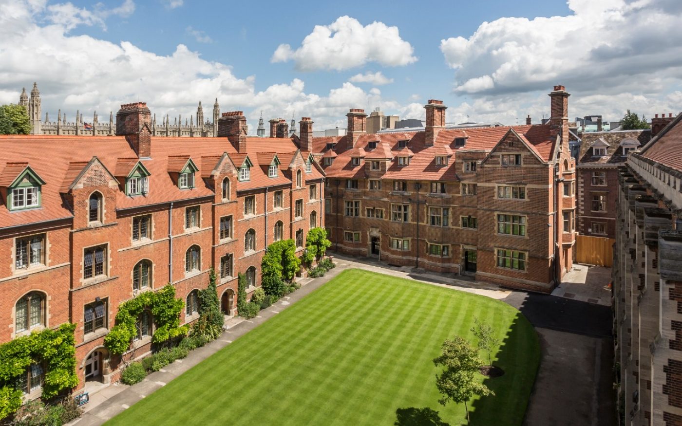 Dokett Building at Queens College Cambridge with quad lawn