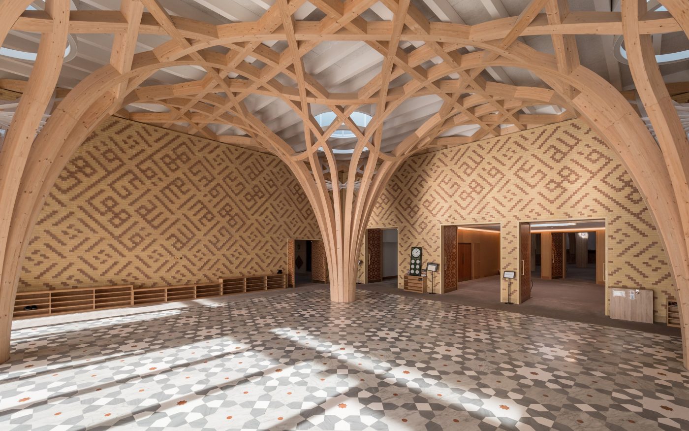 Atrium of Cambridge Central Mosque with Corium facade