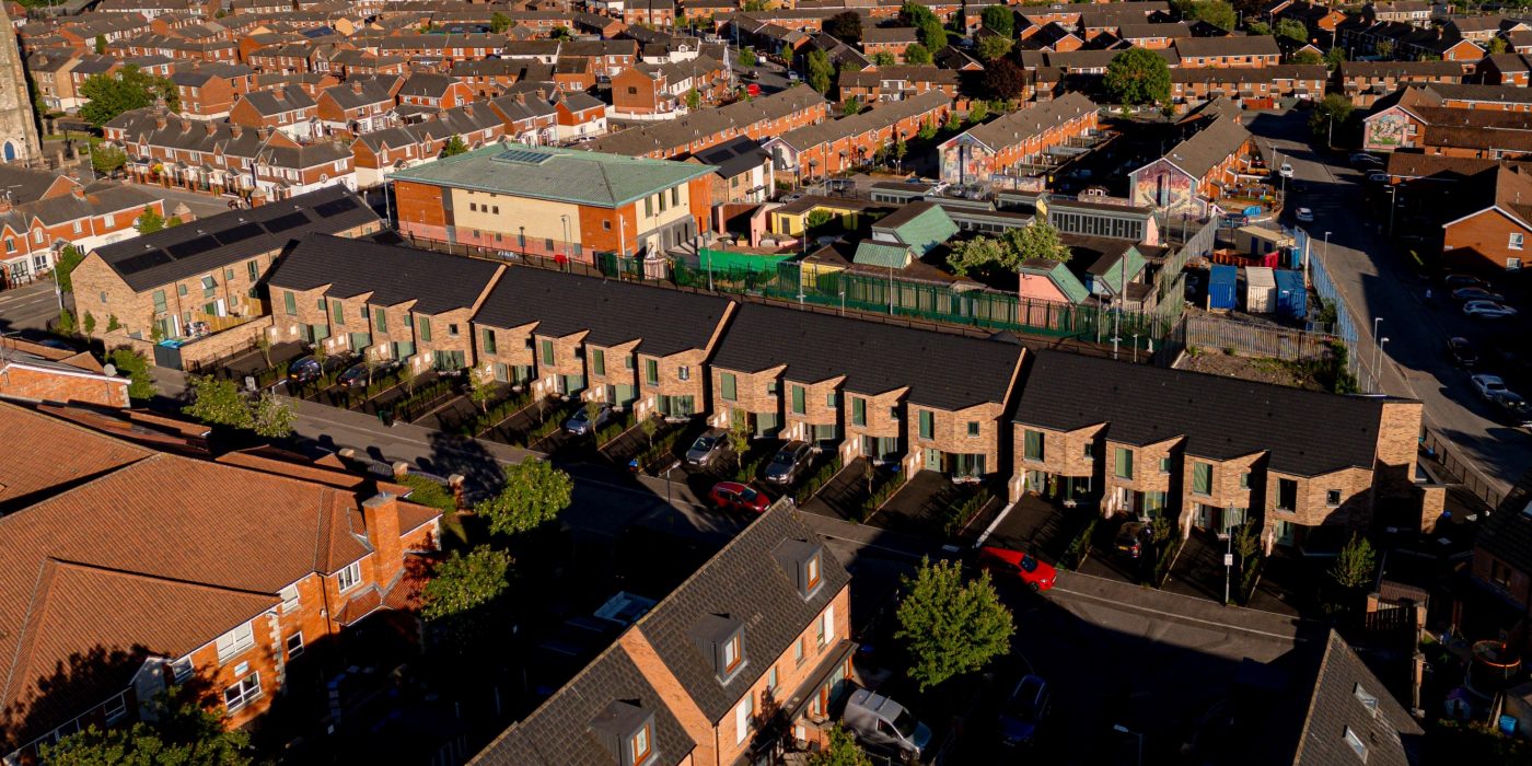 Man working with charity Emmaus