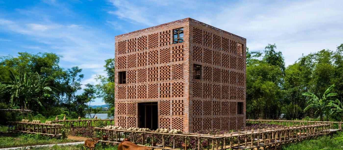 Terra Cotta Studio; Brick Award 2018 Category Winner Category "Working Together"; Tropical Space, Photo:  Oki Hiroyuki