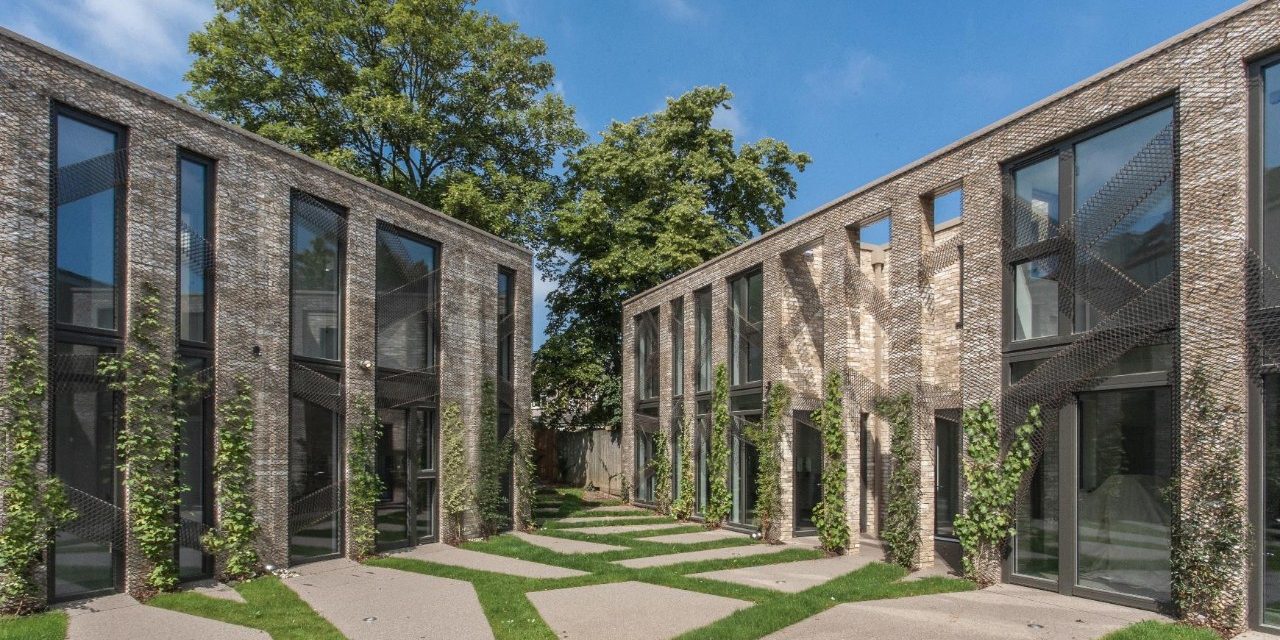 Forest Mews is a redevelopment of an urban brownfield site built in Marziale brick