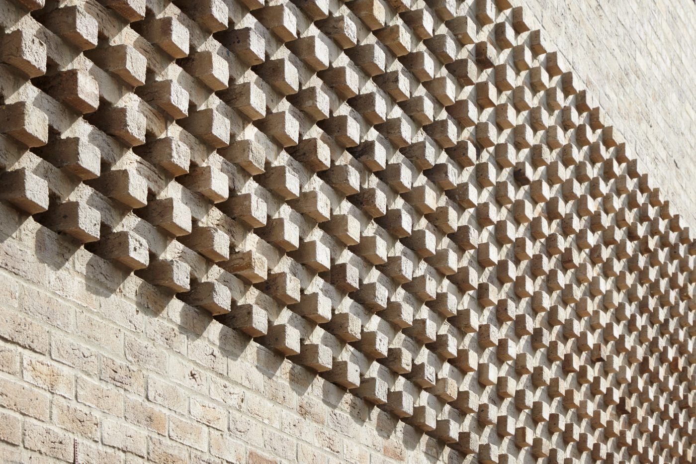 Foundry Mews, single-family housing and studio workspaces with facing bricks and paving bricks, Brick Award Nominee 2018; Project Orange; Photo: Jack Hobhouse