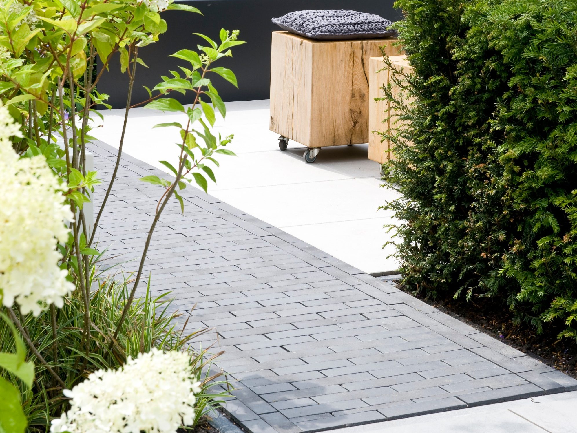 Gardenstyle Designa, series 3 - 2014 - gardens. Pavers series: Wienerberger Designa series.