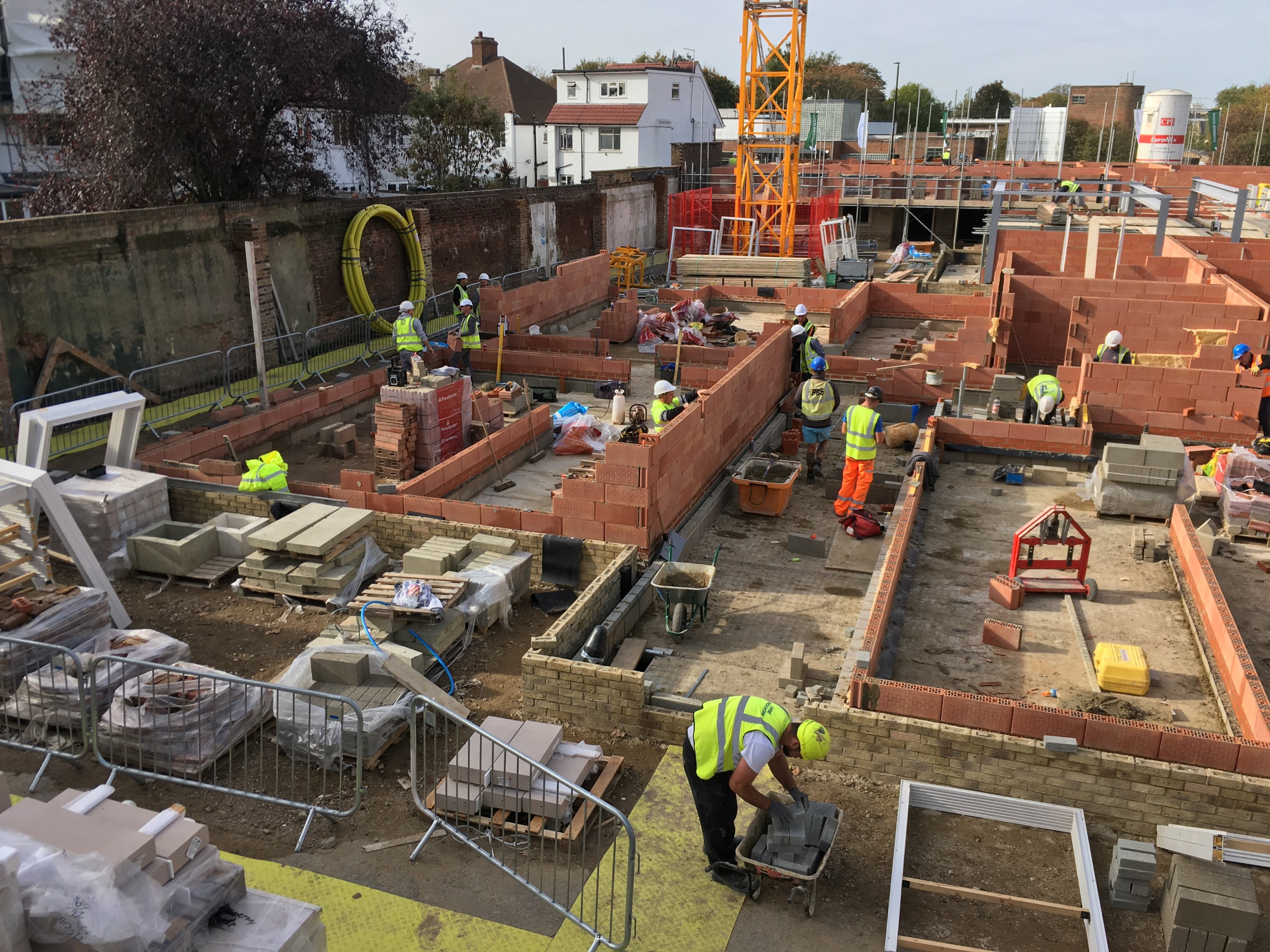 How do you lay clay blocks