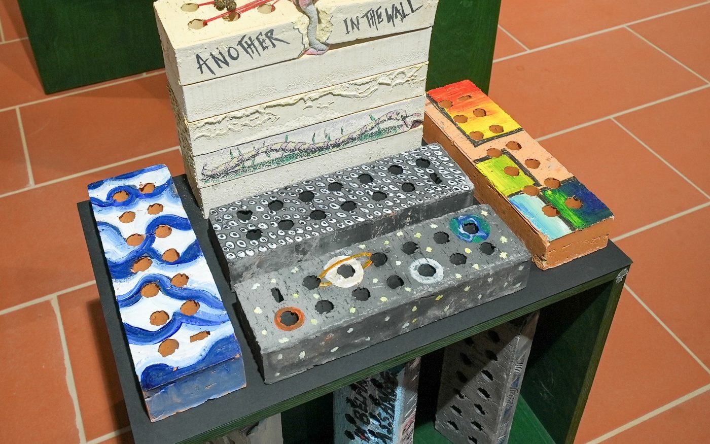 Draw on a brick competition