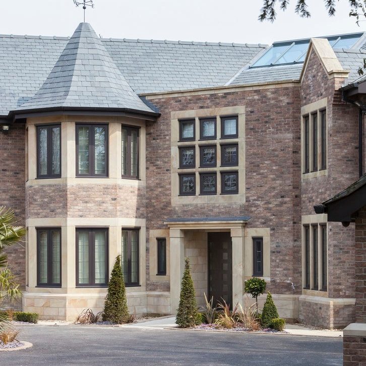 Lowmeade large detached house