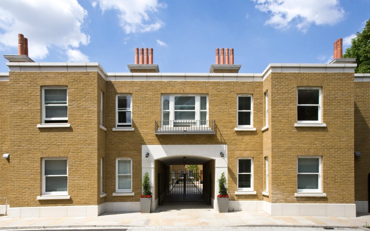 Exterior of Saatchi Gallery with yellow london stock brick
