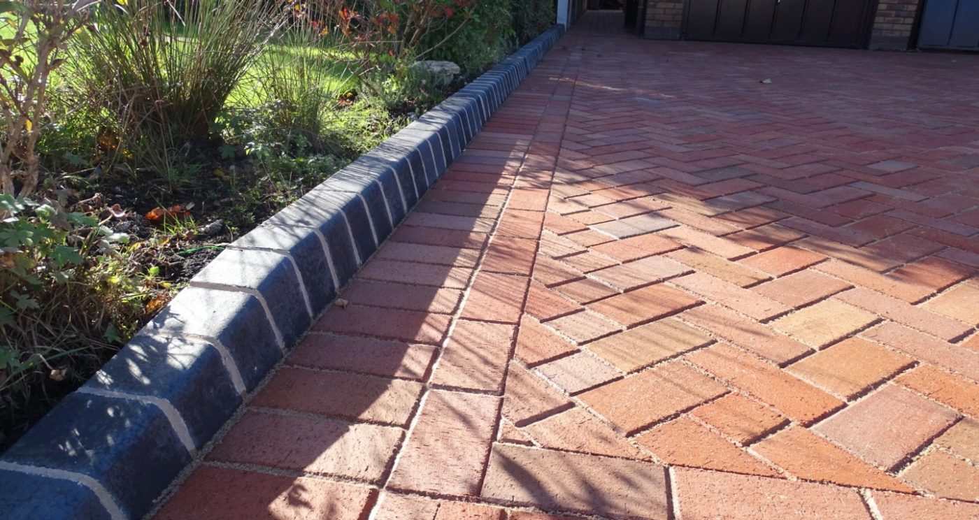 Kerb pavers