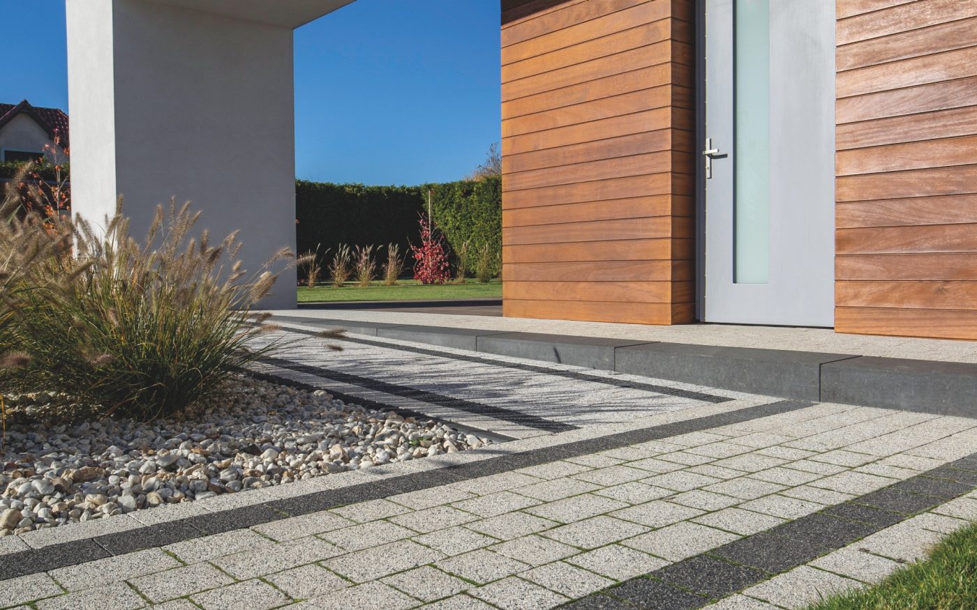 Driveway made with Nobla concrete pavers