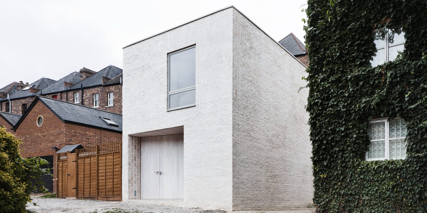 Mews House; facing bricks; Brick Award Nominee 2018; Russel Jones; Photo: Rory Gardiner