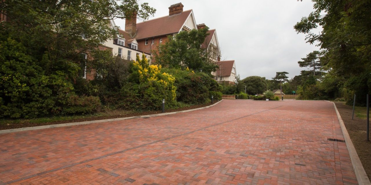 Dortmund Dark Multi and Dragfaced Square Edged Blue paver