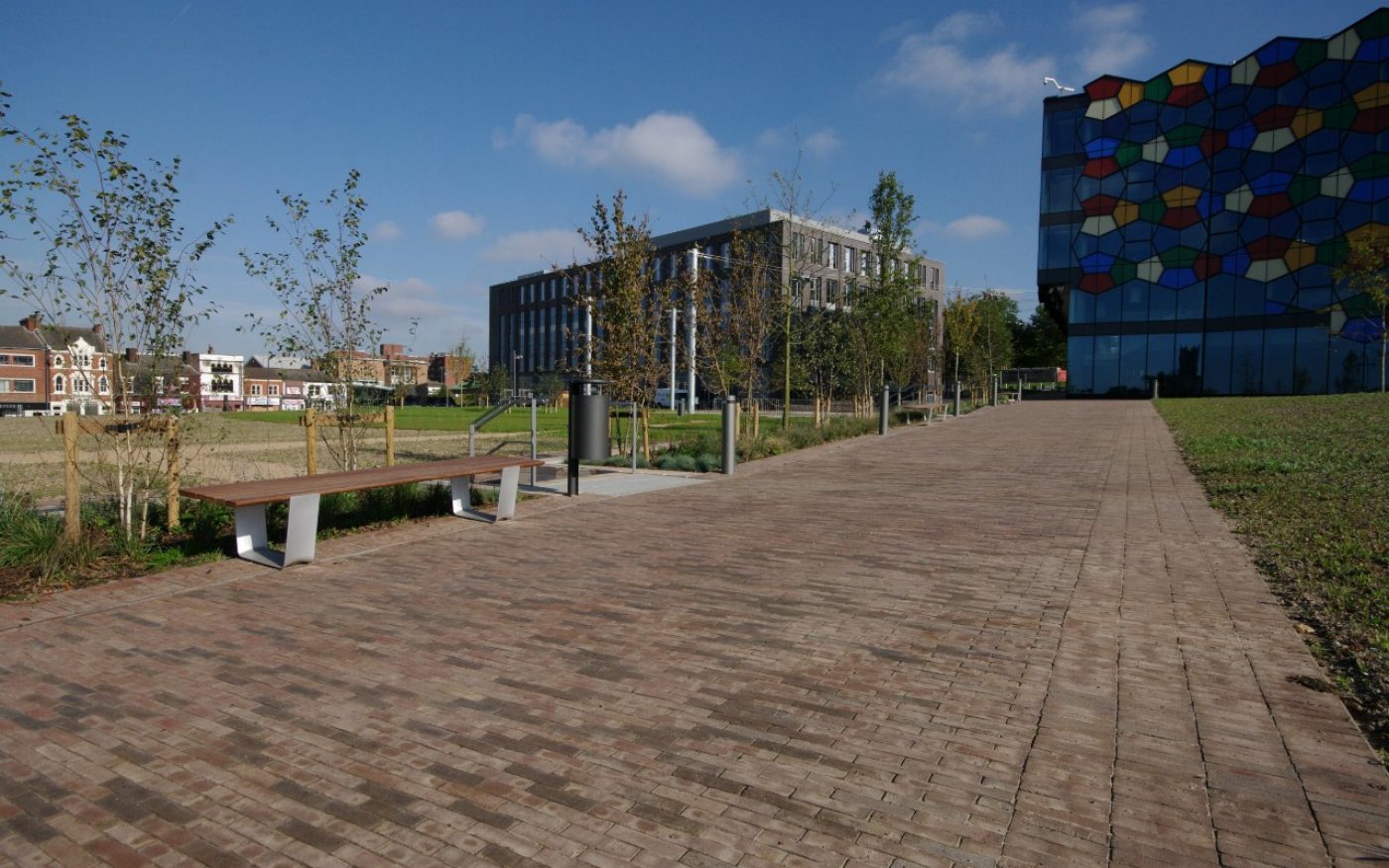 A distinctive and vibrant civic public space in Stoke on Trent