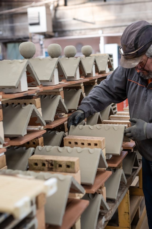 Dry and firing of the Koramic tiles on the Pontigny site.