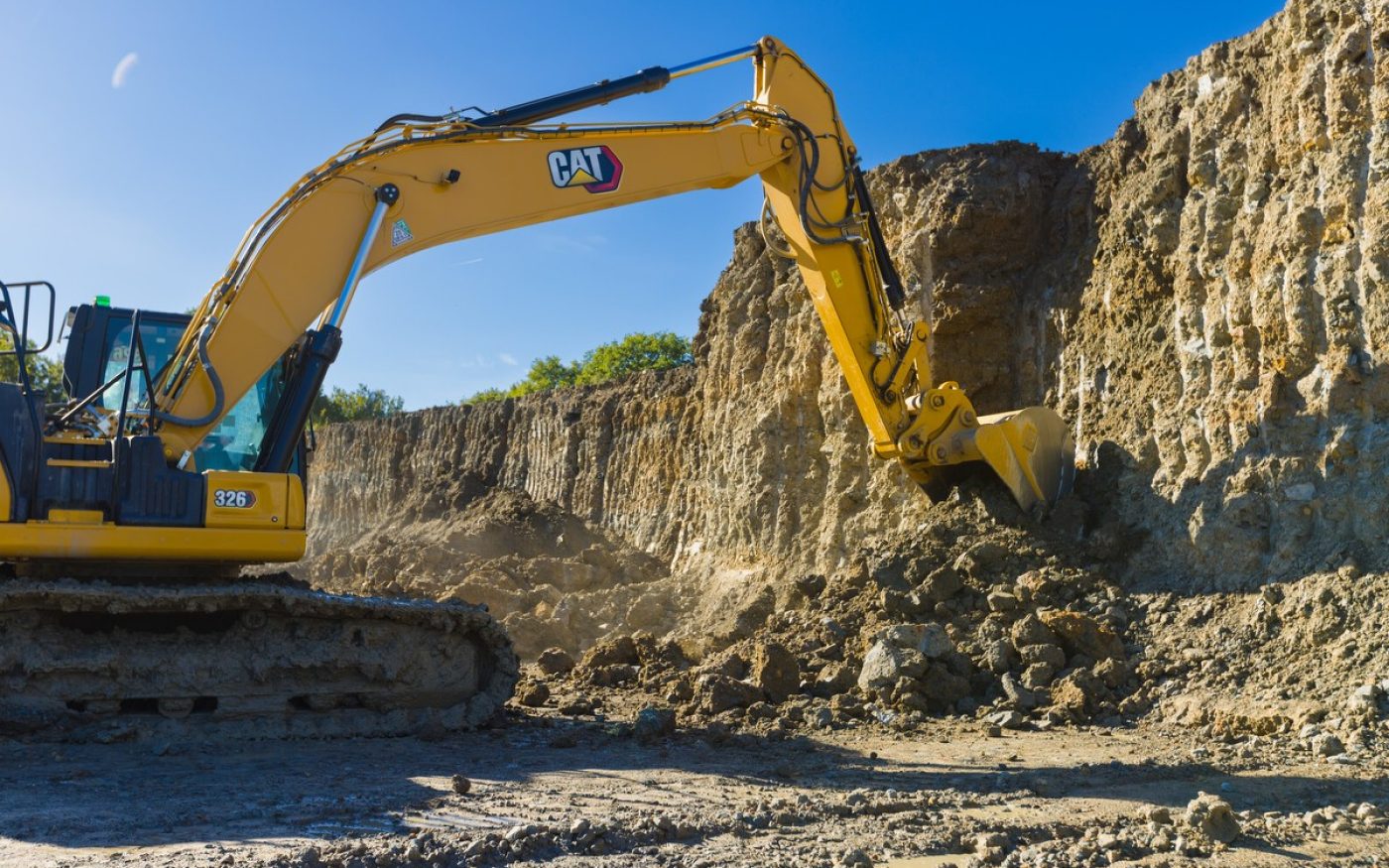 https://www.wienerberger.co.uk/tips-and-advice/brickwork/how-are-bricks-made/jcr:content/root/imagegallery/image_912933884/image.imgTransformer/media_16to10/lg-5/1681730833997/UK_MKT_PHO_Ewhurst_2022%20(601).jpg
