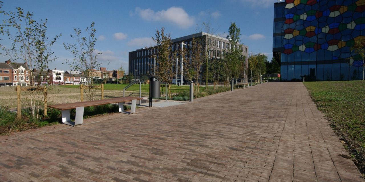 Ravenna, Mastiek, Basalt and Siena paver
