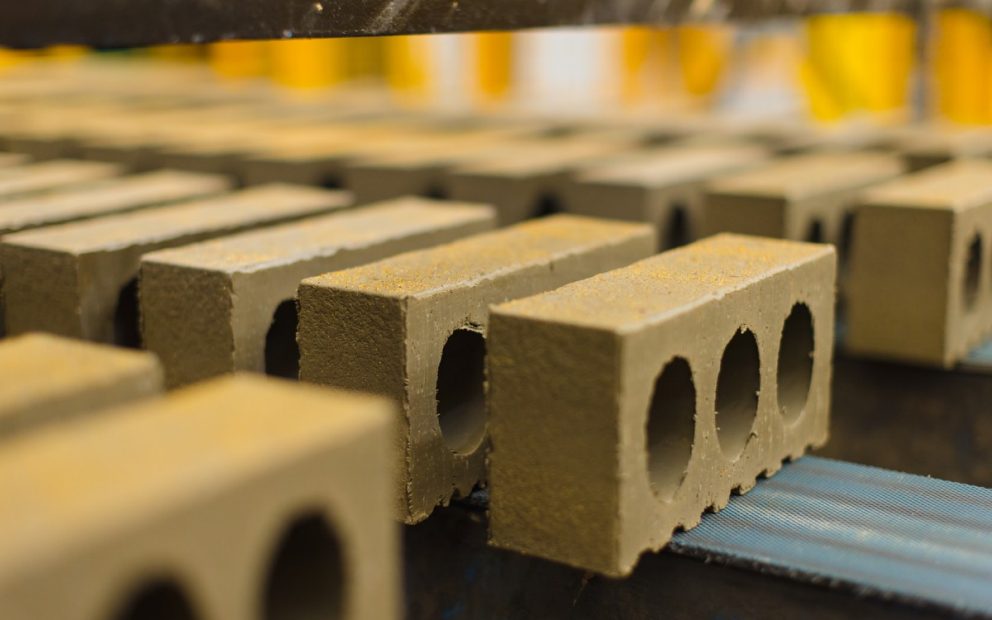 What are the benefits of building with clay
