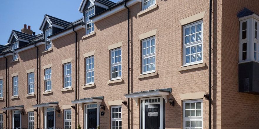 Development of 130 homes built in a mixture of Durham Dark Multi, Eastgate Blend, Oatmeal Blend & Sandalwood Yellow brick