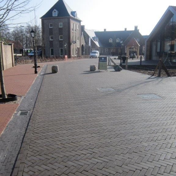 Renovation street, Commanderie, Ootmarsum | Pavers: Bruno, Nero and Mastiek water struck DF 