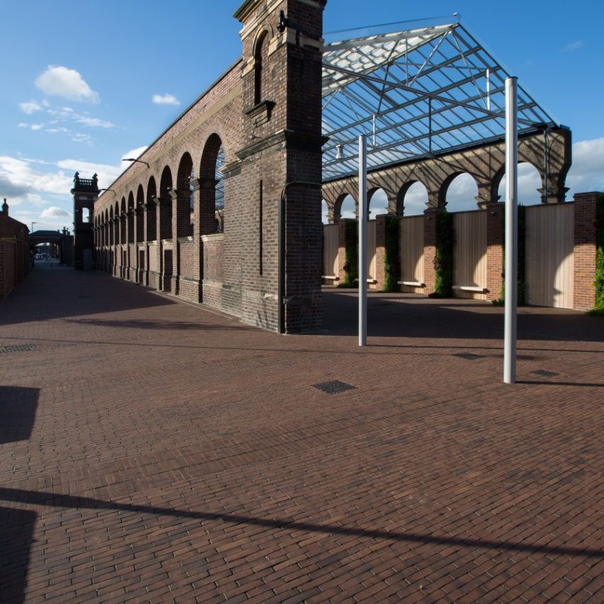 Ashington Red Multi Stock brick and Gala Waterstruck paver