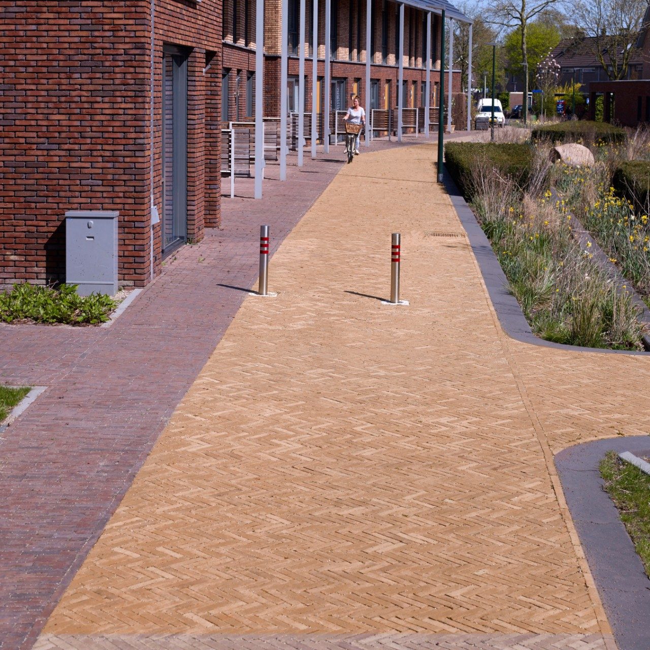 Reconstruction Bergerhof, Renkum | Pavers: Ravenna WF and DF and the Siena WF | Design public space: Poelmans Reesink, Arnhem | design engineering civil technical: Evers consultancy firm, Leuvenheim | Client: Township Renkum and Vivare projects, Renkum | Contractor: Van Dalen, Huizen