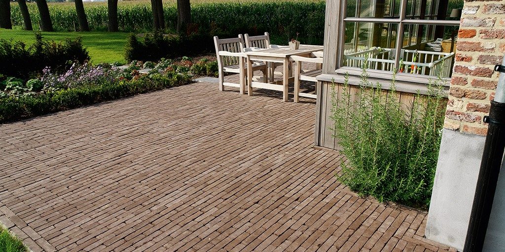 Outside patio with clay paving